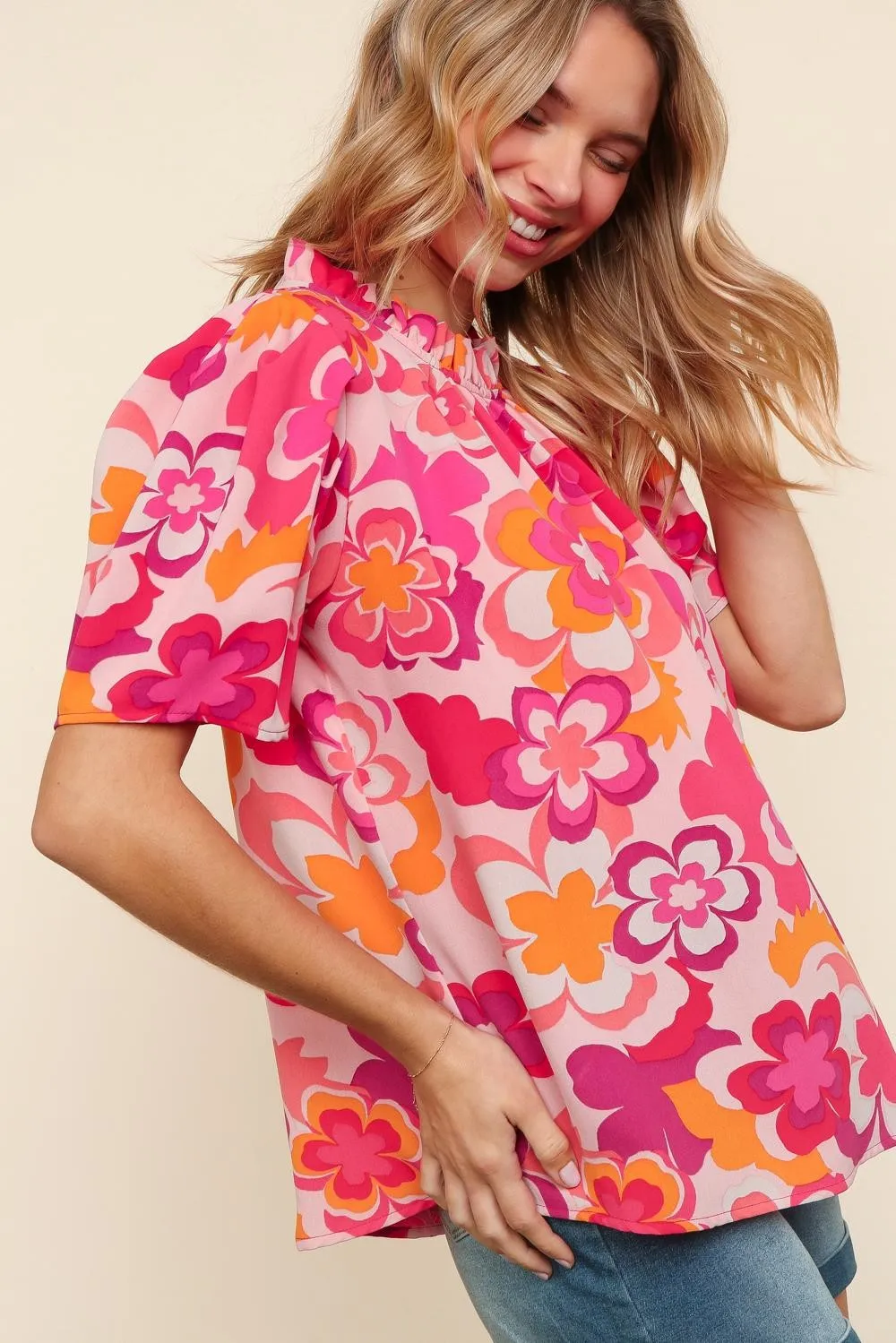 FLORAL PRINT WOVEN BLOUSE W/ BACK BUTTON DETAIL